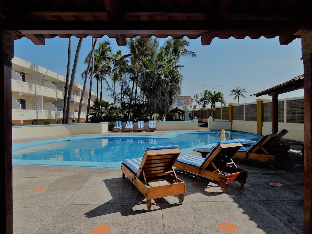 Jacarandas Hotel