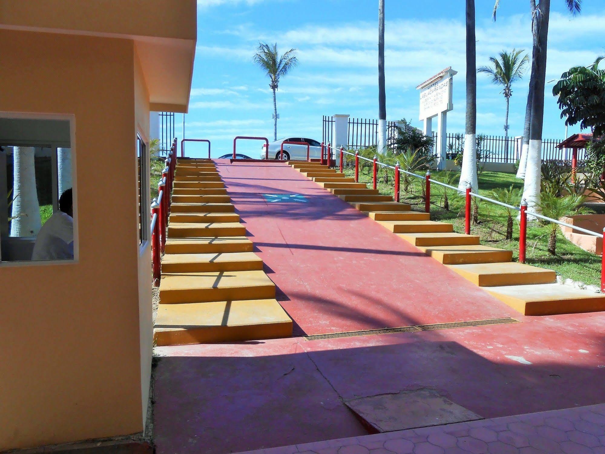 Jacarandas 3*